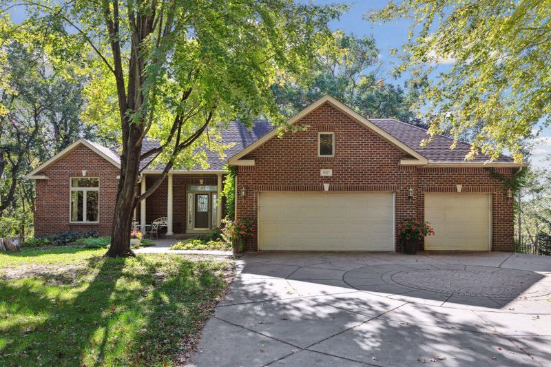 9471 Livery Ln, Lakeville, MN 55044