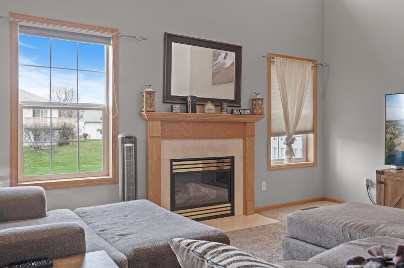 1059 Juniper Ct, Shakopee, MN 55379