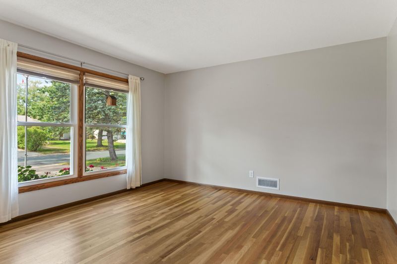 10145 Uplander St NW, Coon Rapids, MN 55433