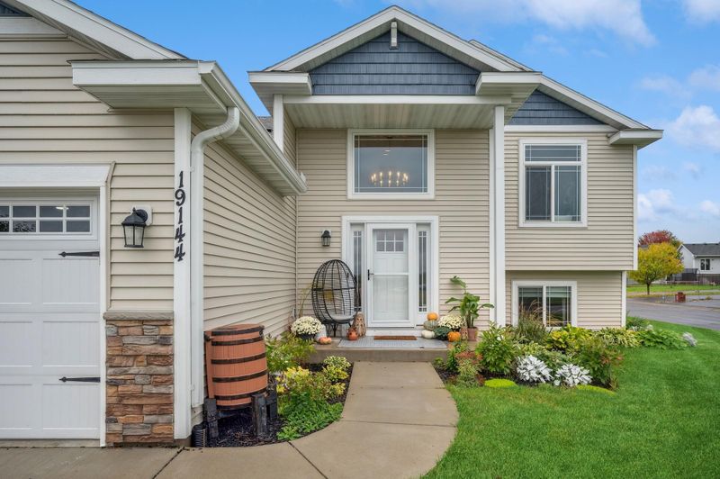 19144 Hoover St NW, Elk River, MN 55330
