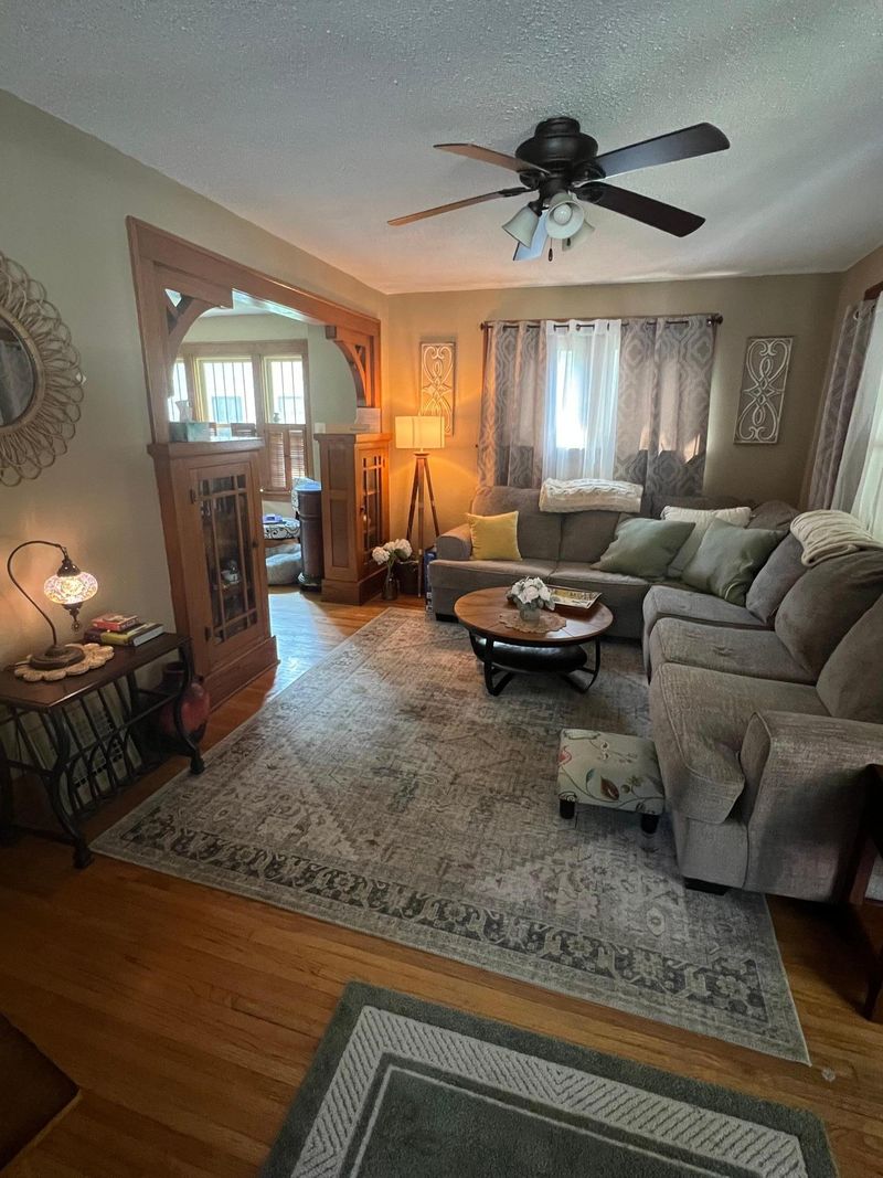 1327 N 5th St, Mankato, MN 56001