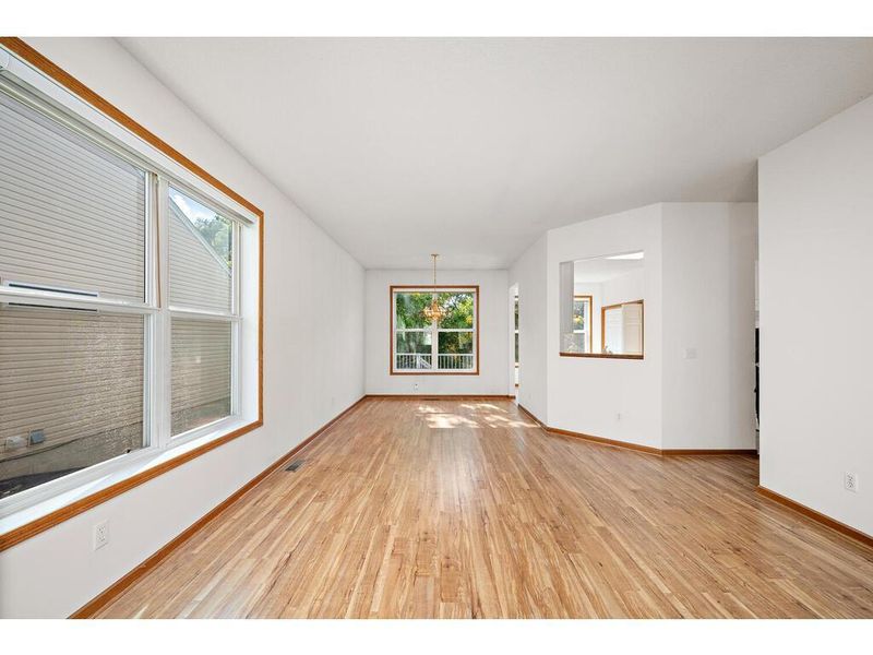 1668 Oakbrooke Way, Eagan, MN 55122