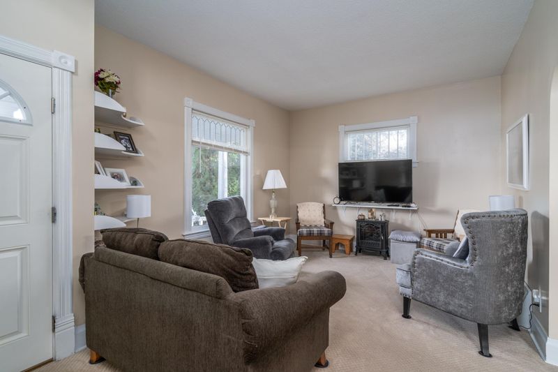 212 S Nelson St, Crookston, MN 56716