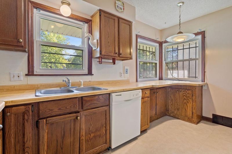 731 Upton Ave N, Minneapolis, MN 55411