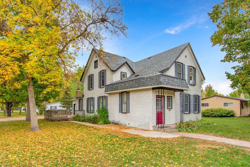 214 8th St NW, Little Falls, MN 56345