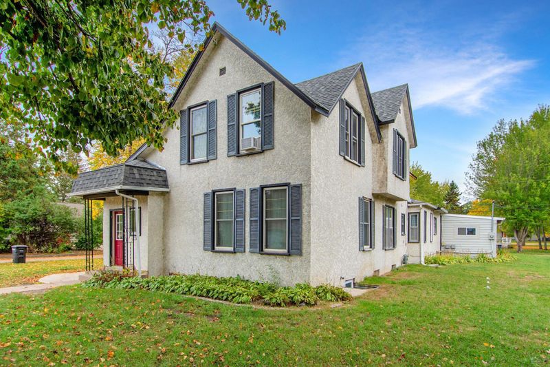 214 8th St NW, Little Falls, MN 56345