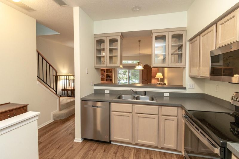 2206 Water Lilly Ln #704, Eagan, MN 55122