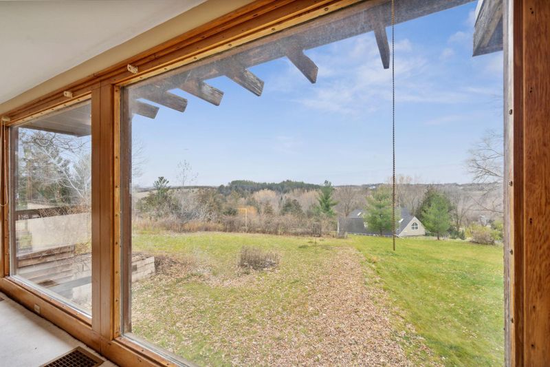 16201 Hilltop Rd, Eden Prairie, MN 55347