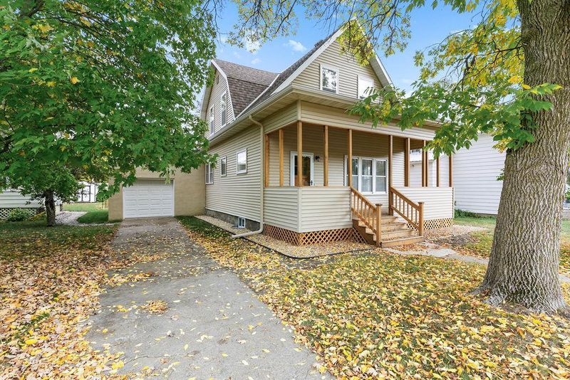 410 4th St NE, Little Falls, MN 56345
