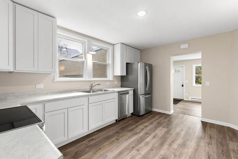 410 4th St NE, Little Falls, MN 56345