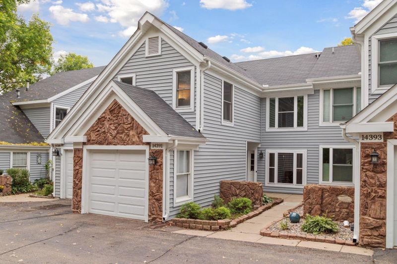 14391 Bedford Dr #4, Eden Prairie, MN 55346