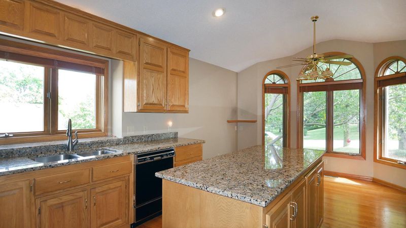 9696 Falcons Way, Eden Prairie, MN 55347