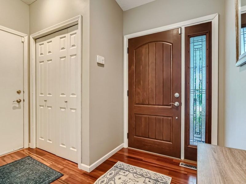 5737 Covington Cir, Minnetonka, MN 55345