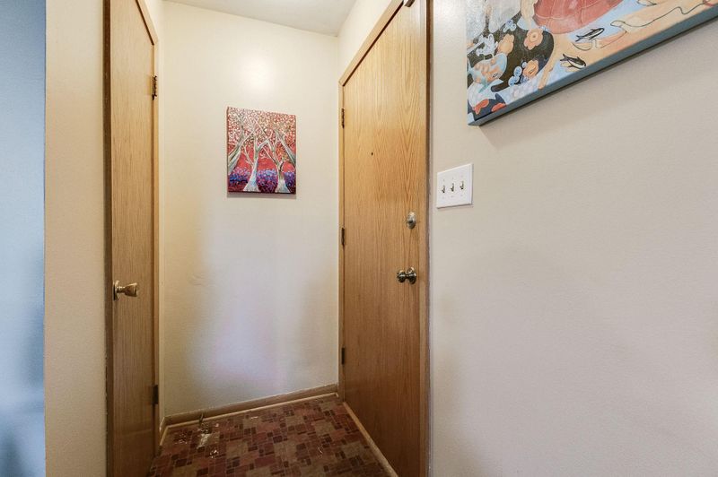 1774 Upper Afton Rd, Saint Paul, MN 55106