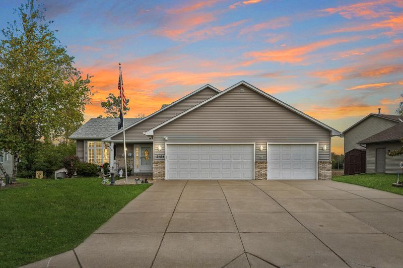 2184 Grafton Ave N, Oakdale, MN 55128