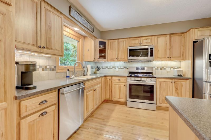 7180 Annapolis Cir, Maple Grove, MN 55311