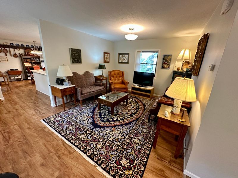 1102 W Chestnut Ave, Olivia, MN 56277