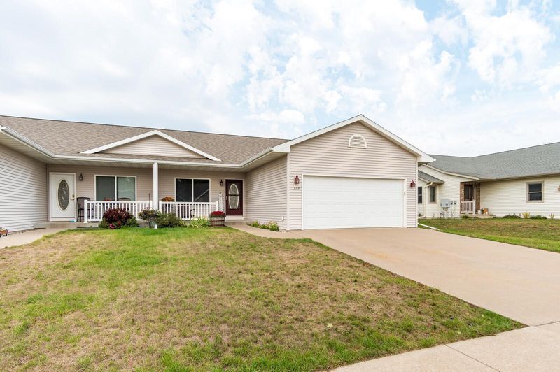 1309 Harvest Cir, Holmen, WI 54636