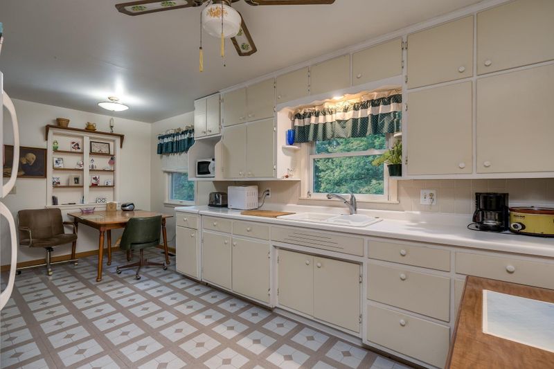 619 Lake St W, Waterville, MN 56096