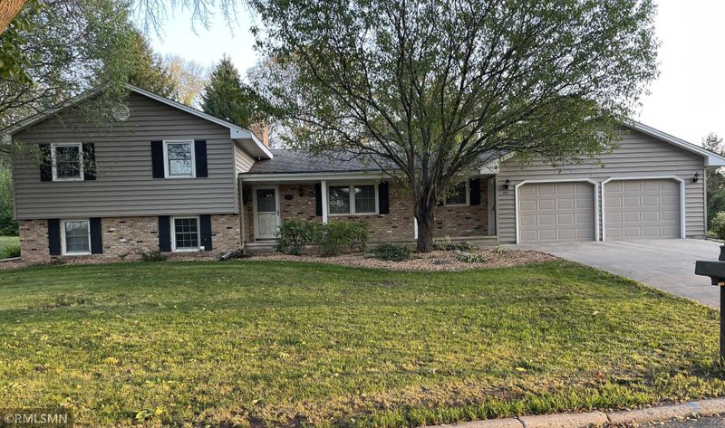 107 Elmwood Cir, Le Sueur, MN 56058