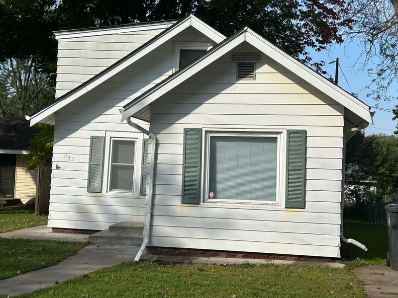 945 Algonquin Ave, Saint Paul, MN 55119