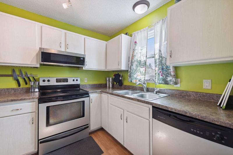 930 E Travelers Trl #65, Burnsville, MN 55337