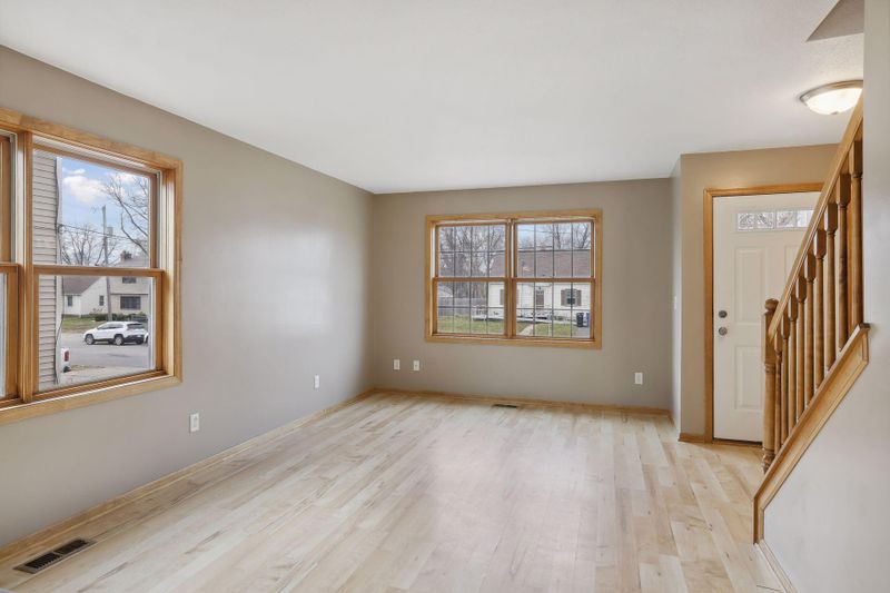 1366 Barclay St, Saint Paul, MN 55106
