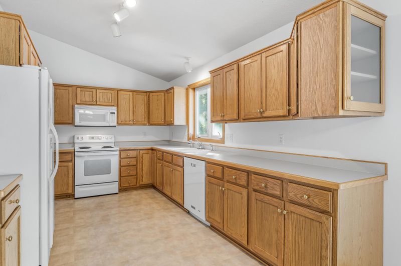 714 140th Ln NW, Andover, MN 55304