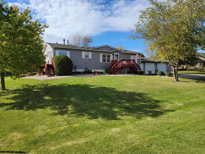 20755 Jupiter Dr, Silver Lake, MN 55381