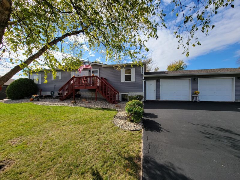 20755 Jupiter Dr, Silver Lake, MN 55381