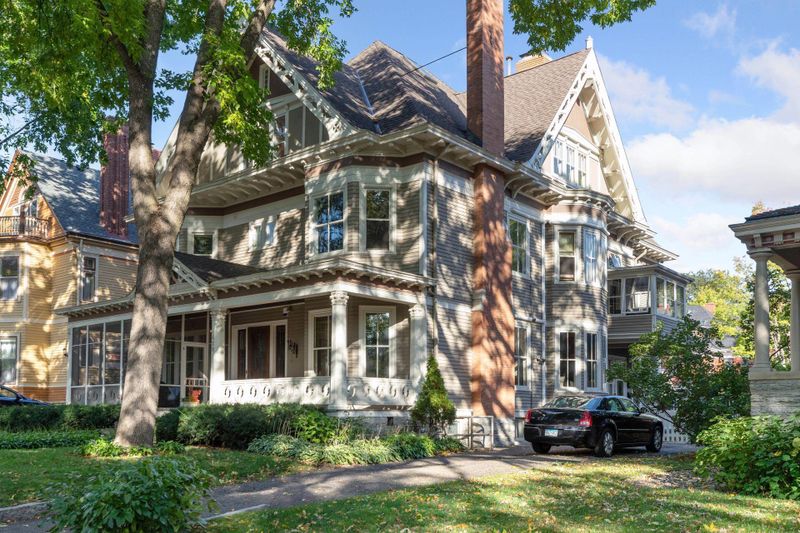457 Portland Ave #1, Saint Paul, MN 55102