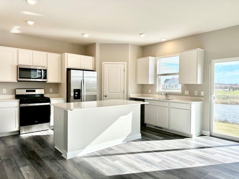 17248 Durham Dr, Lakeville, MN 55044