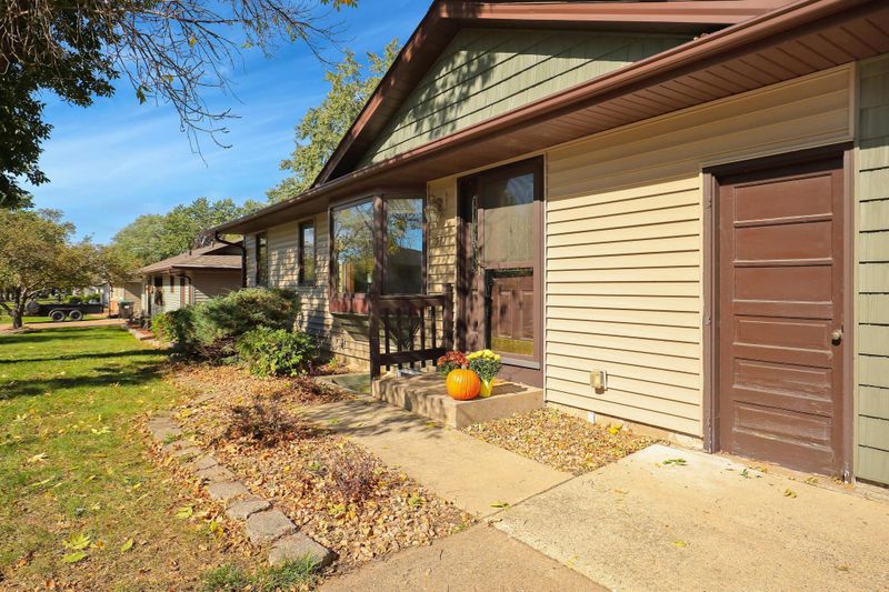 211 109th Ln NW, Coon Rapids, MN 55448