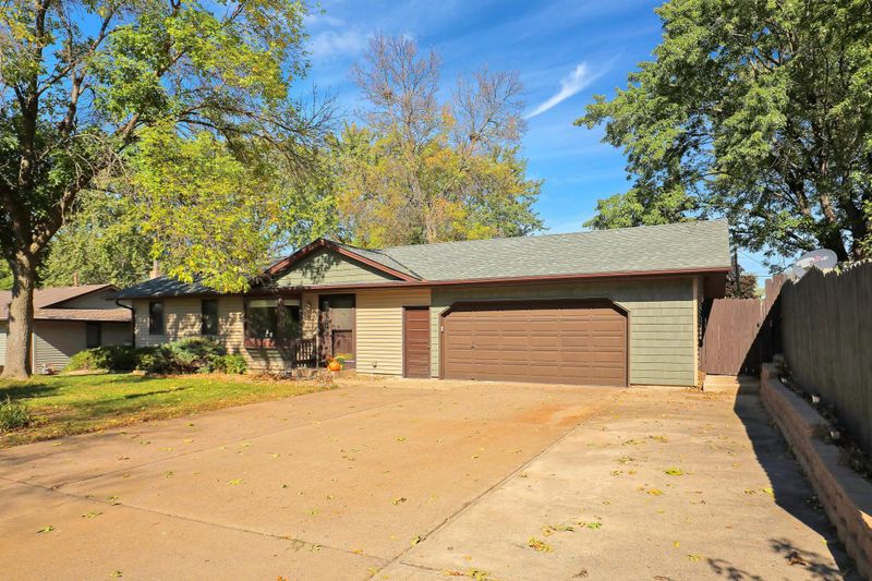 211 109th Ln NW, Coon Rapids, MN 55448