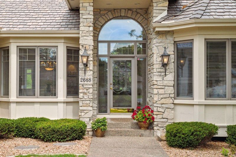 2668 Snowmass Cir, Minnetonka, MN 55305
