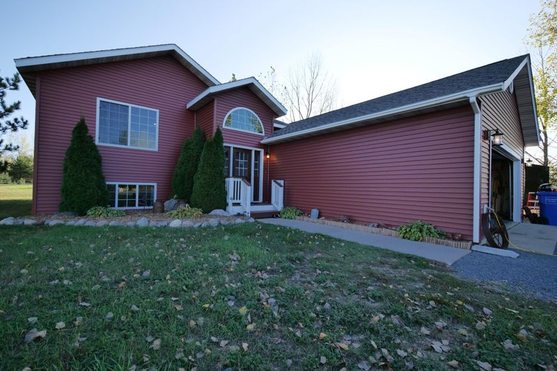 5152 Fireside Dr NW, Bemidji, MN 56601