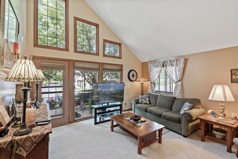 2325 Cottage Dr, Stillwater, MN 55082