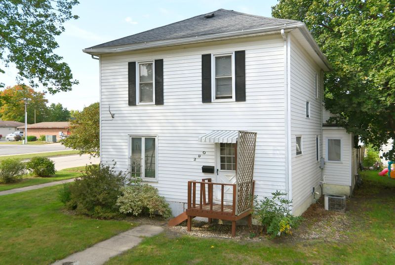 290 1st Ave SE, Wells, MN 56097
