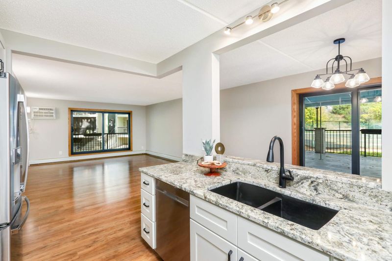 10521 Cedar Lake Rd #202, Minnetonka, MN 55305