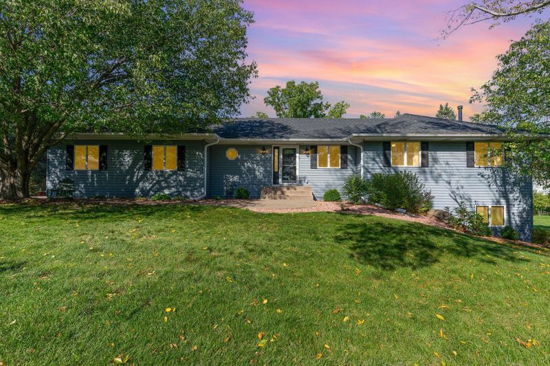 8890 36th St N, Lake Elmo, MN 55042