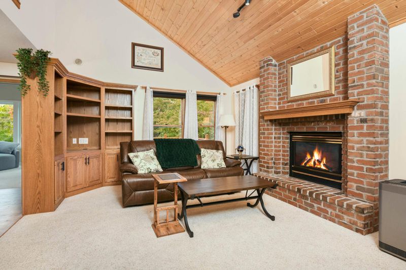 1051 Oday St S, Maplewood, MN 55119