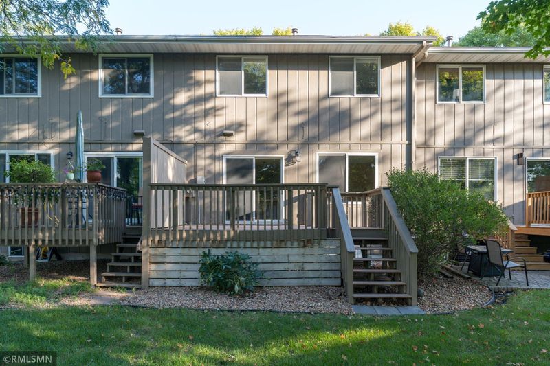 1637 James Dr, North Mankato, MN 56003