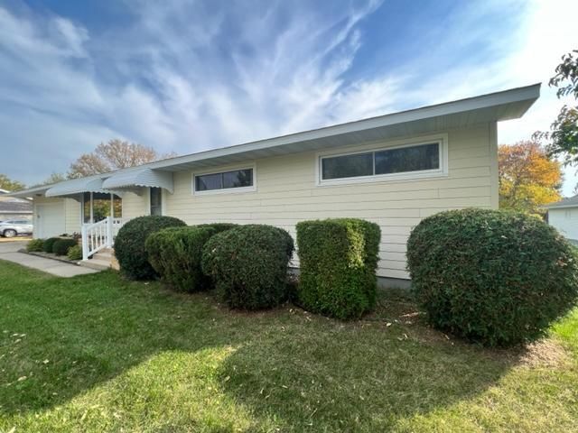 1214 10th St SW, Wadena, MN 56482