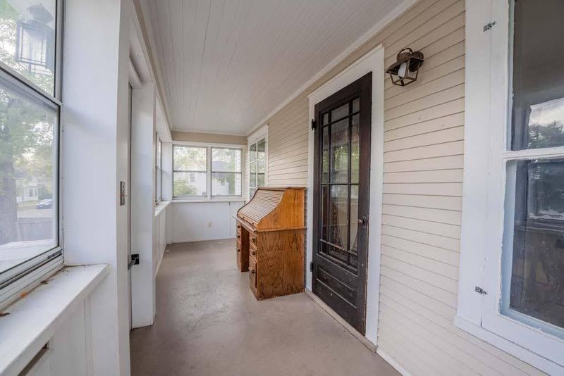 1404 E Madison St, Eau Claire, WI 54703