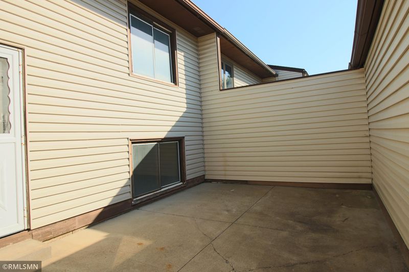 7429 142nd Street Ct, Apple Valley, MN 55124