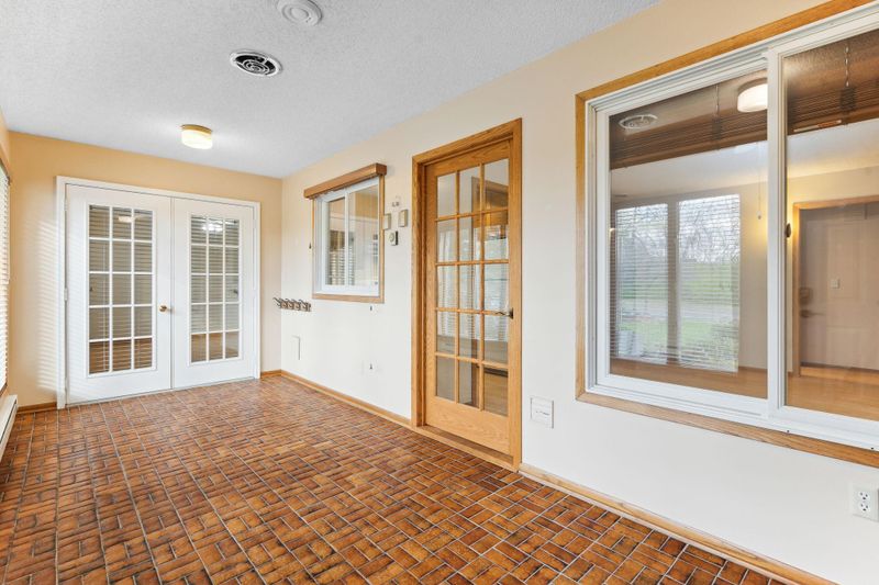 2033 Orchard Ln, White Bear Lake, MN 55110