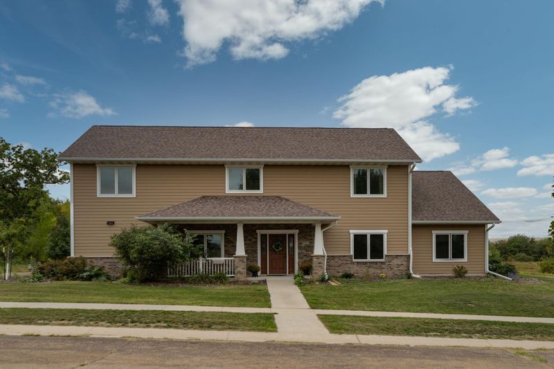 3813 Stone Point Dr NE, Rochester, MN 55906