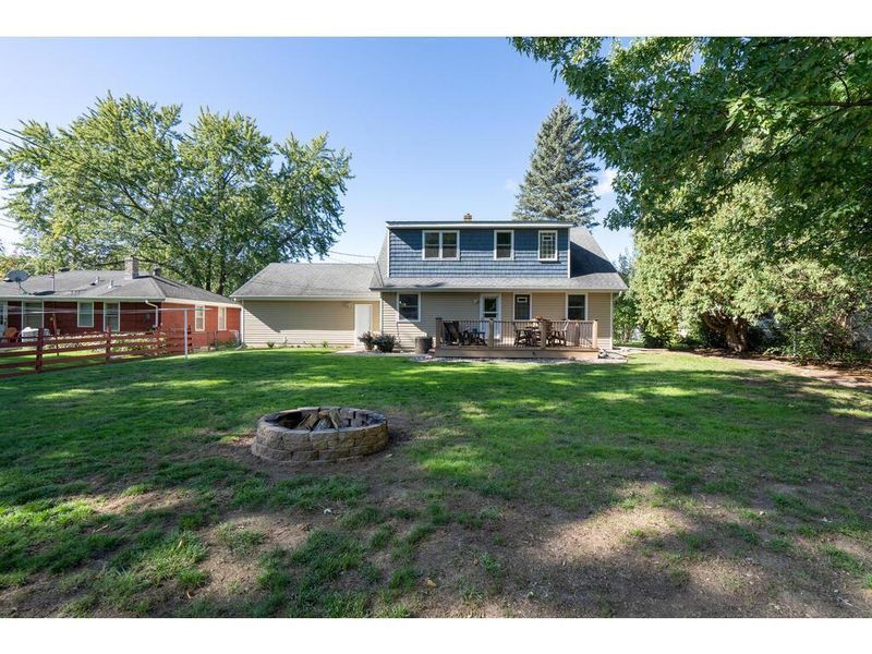 3544 Emerald Dr, White Bear Lake, MN 55110