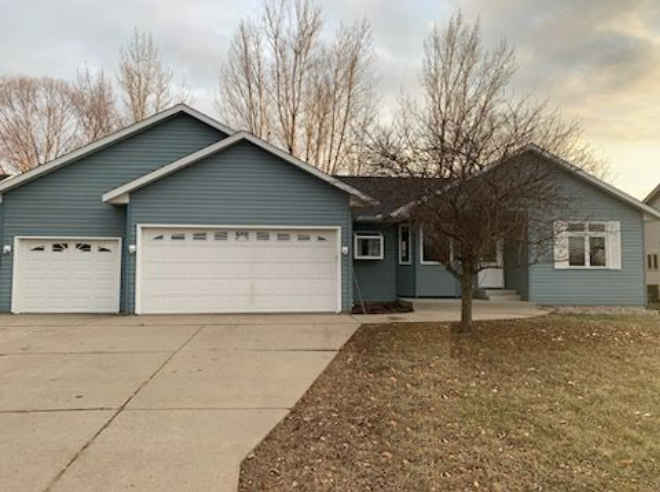 420 Cardinal Dr, Mankato, MN 56001