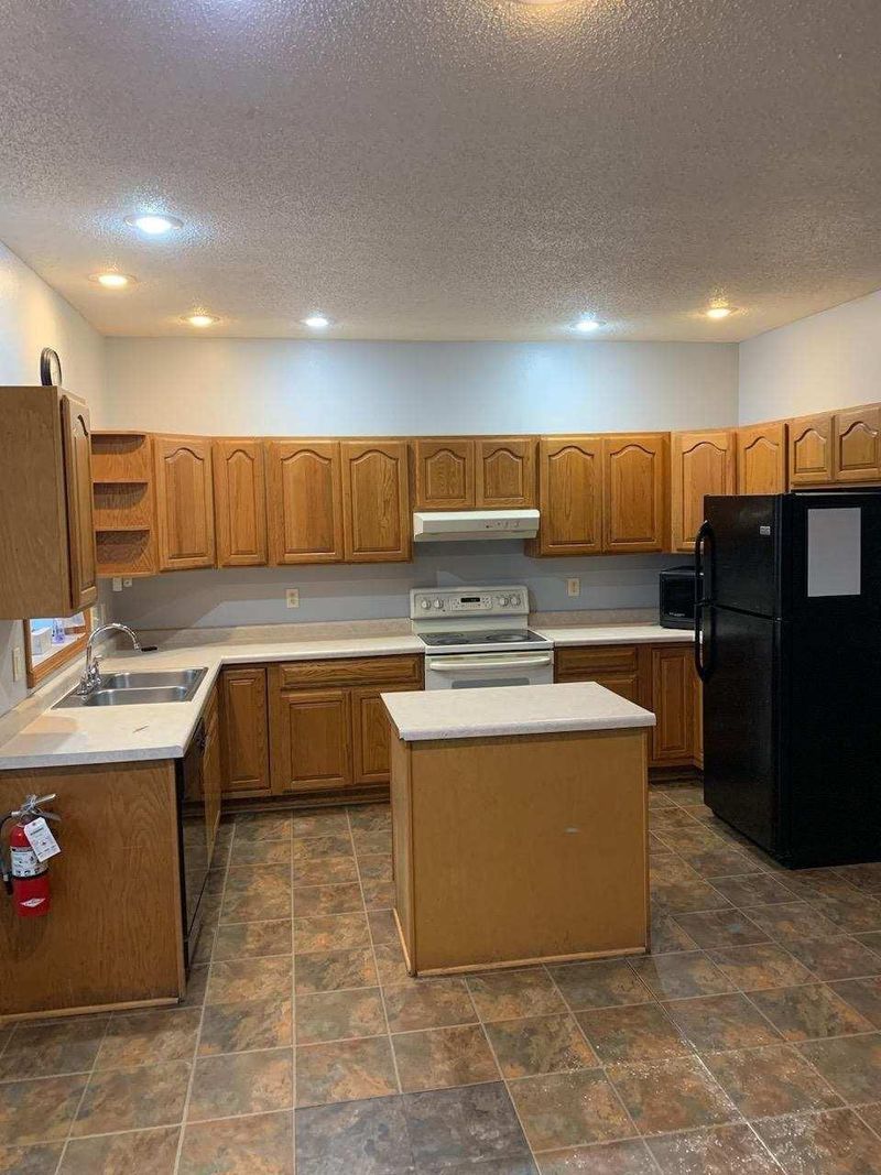 420 Cardinal Dr, Mankato, MN 56001